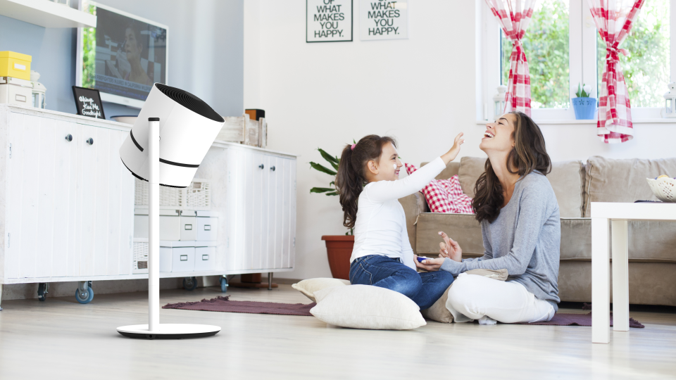 Zaman Gini Pakai Kipas Angin? Yang Benar Aja!