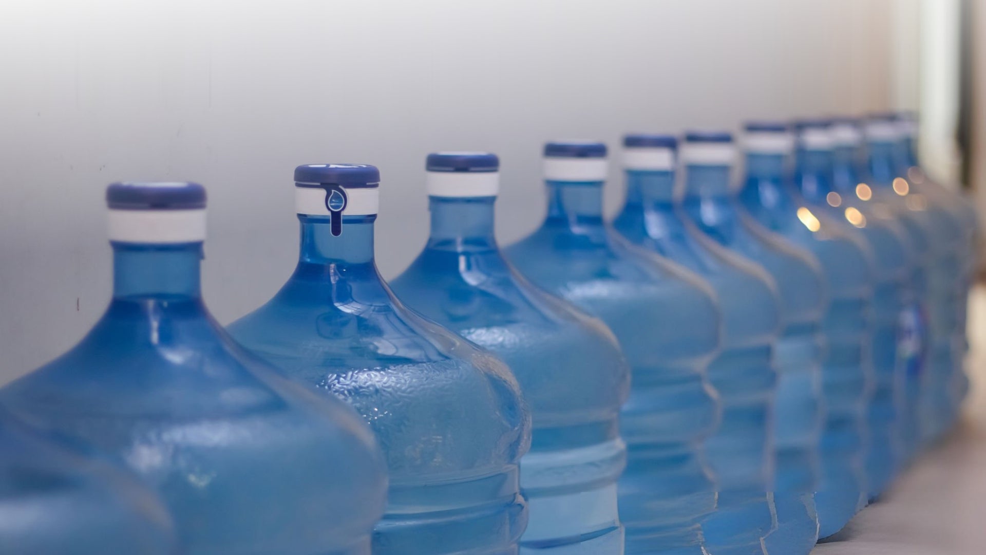 Air Minum Galon: Aman Diisi Ulang Atau Kita Yang Perlu Pikir Ulang?