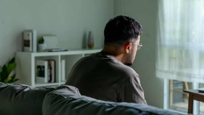 Sindrom Patah Hati, Polusi, dan Cowok-Cowok yang (Secara Harfiah) Terlalu Lelah untuk Cinta