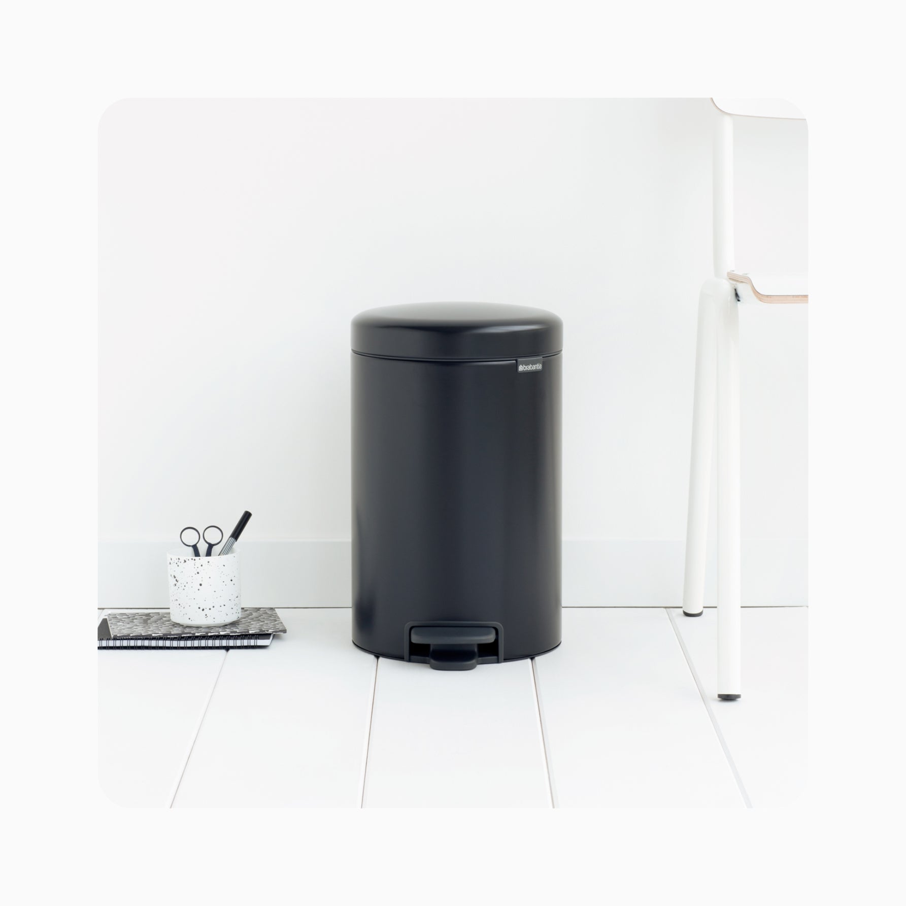 NewIcon Pedal Bin 12L - Matt Black