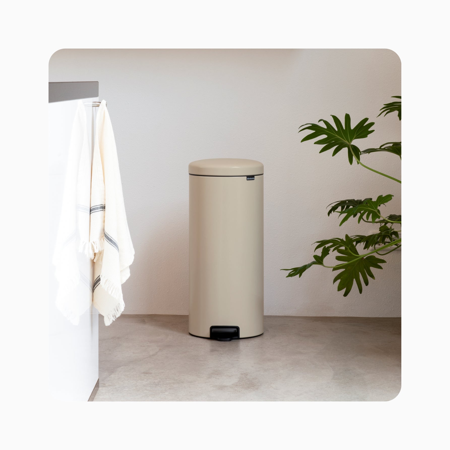 NewIcon Pedal Bin 30L - Soft Beige