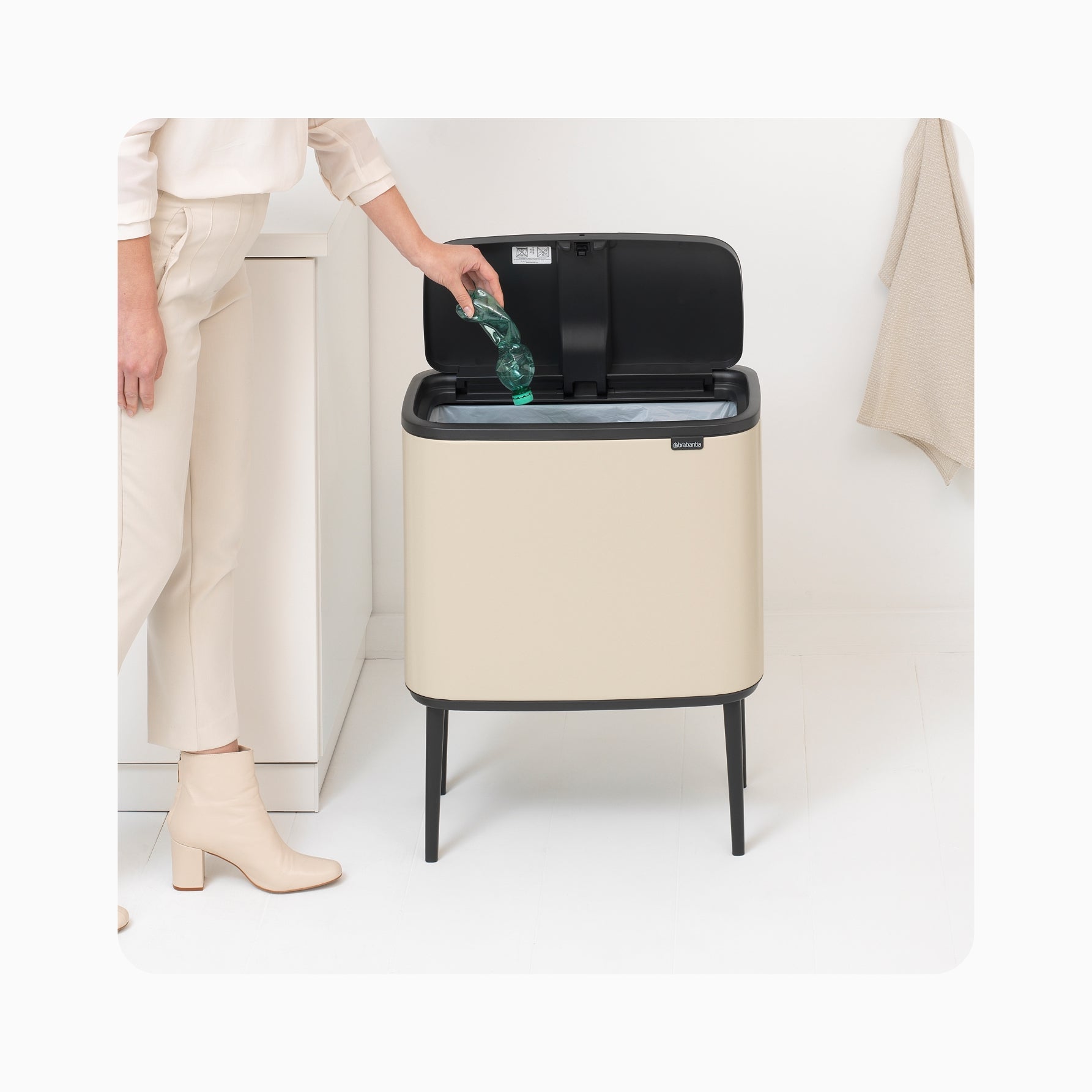 BO Touch Bin 36L - Soft Beige