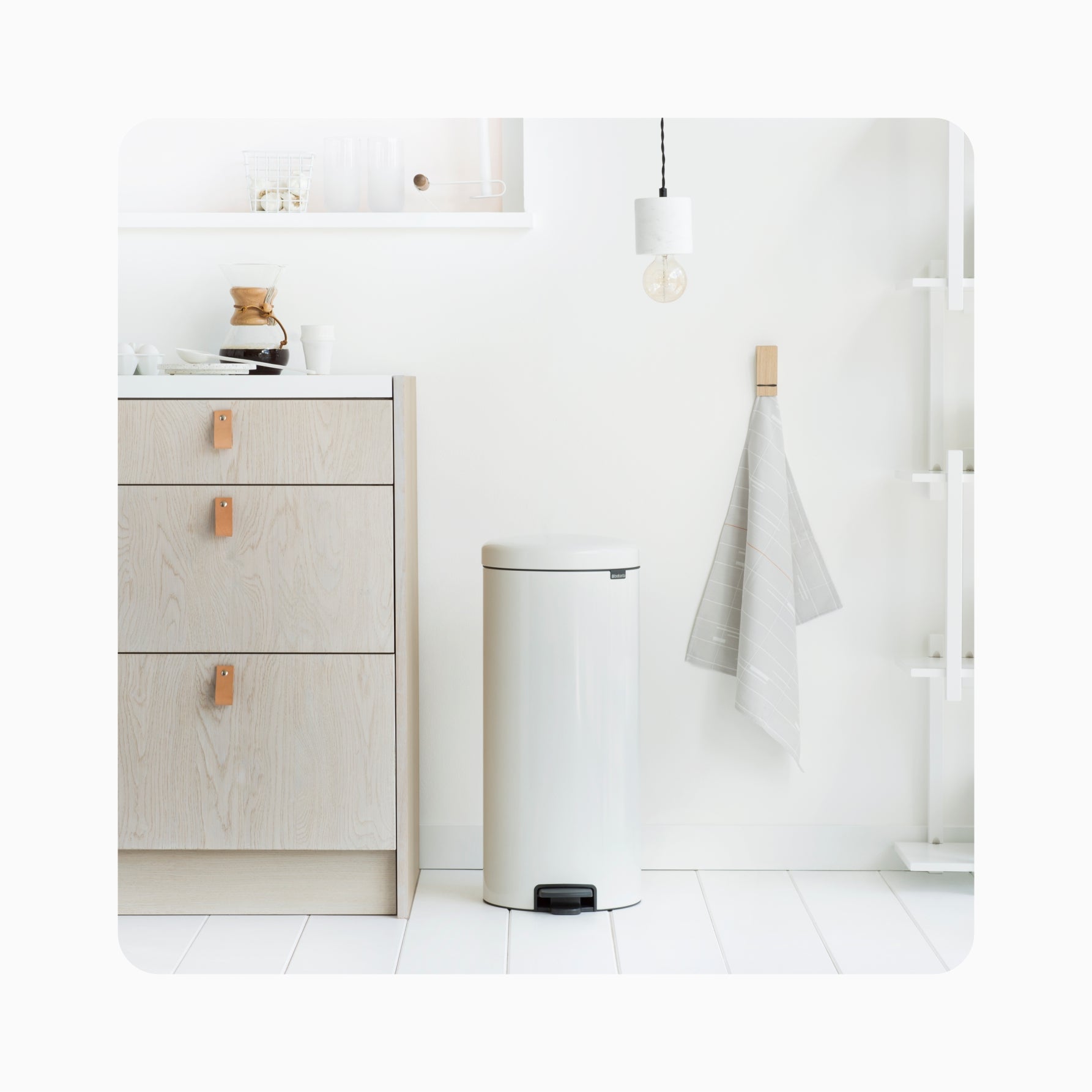 NewIcon Pedal Bin 30L - White