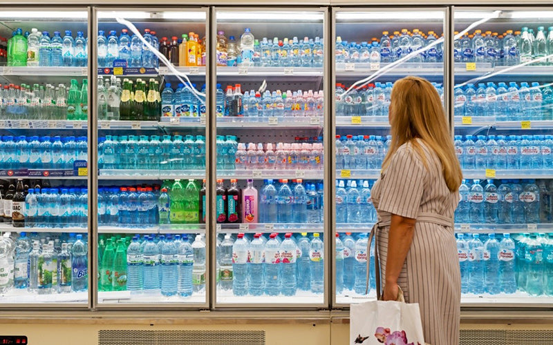 Ilusi Pemasaran: Membongkar Mitos Air Minum Botol