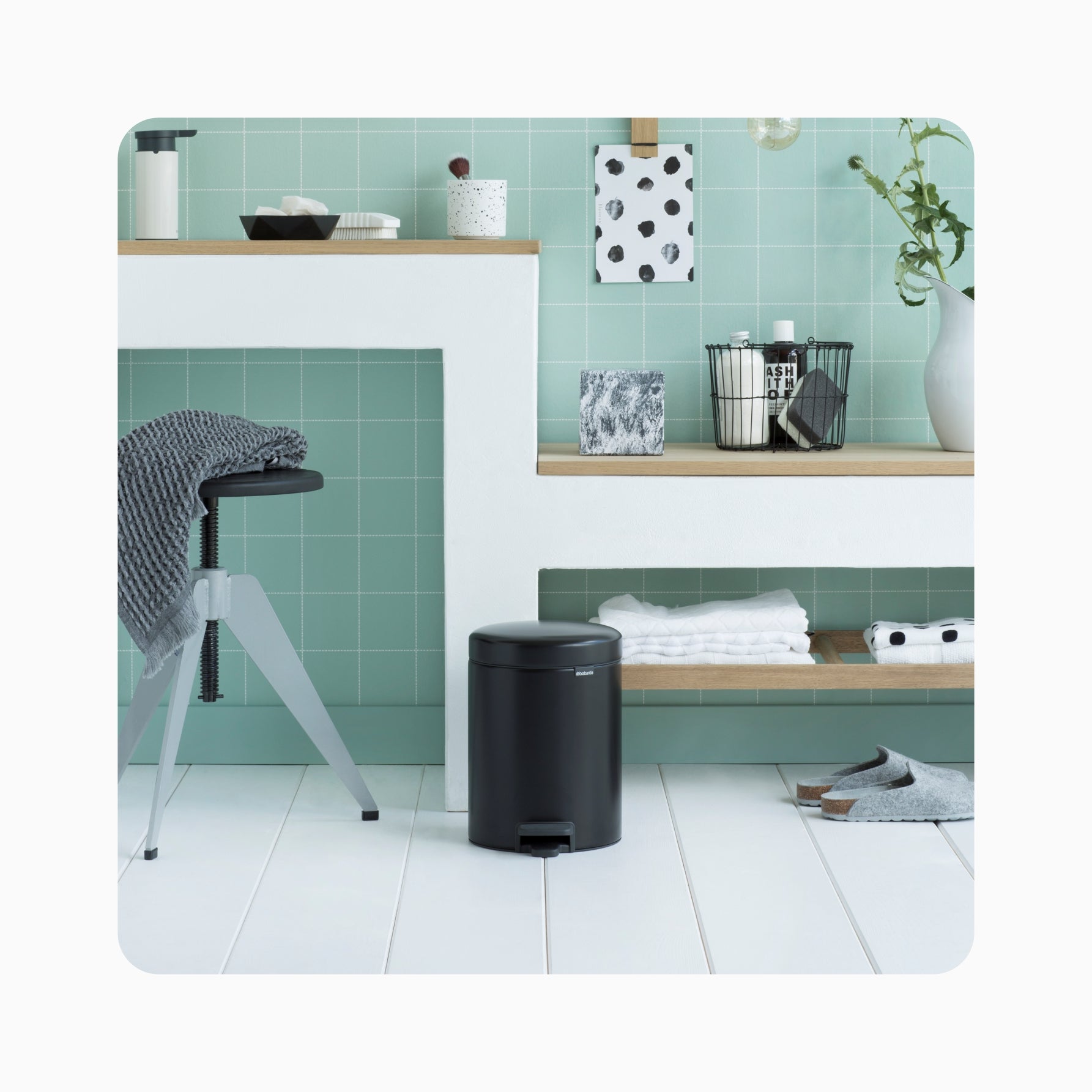 NewIcon Pedal Bin 5L - Matt Black