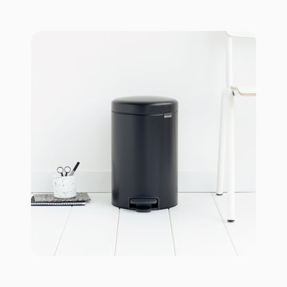 NewIcon Pedal Bin 12L - Matt Black