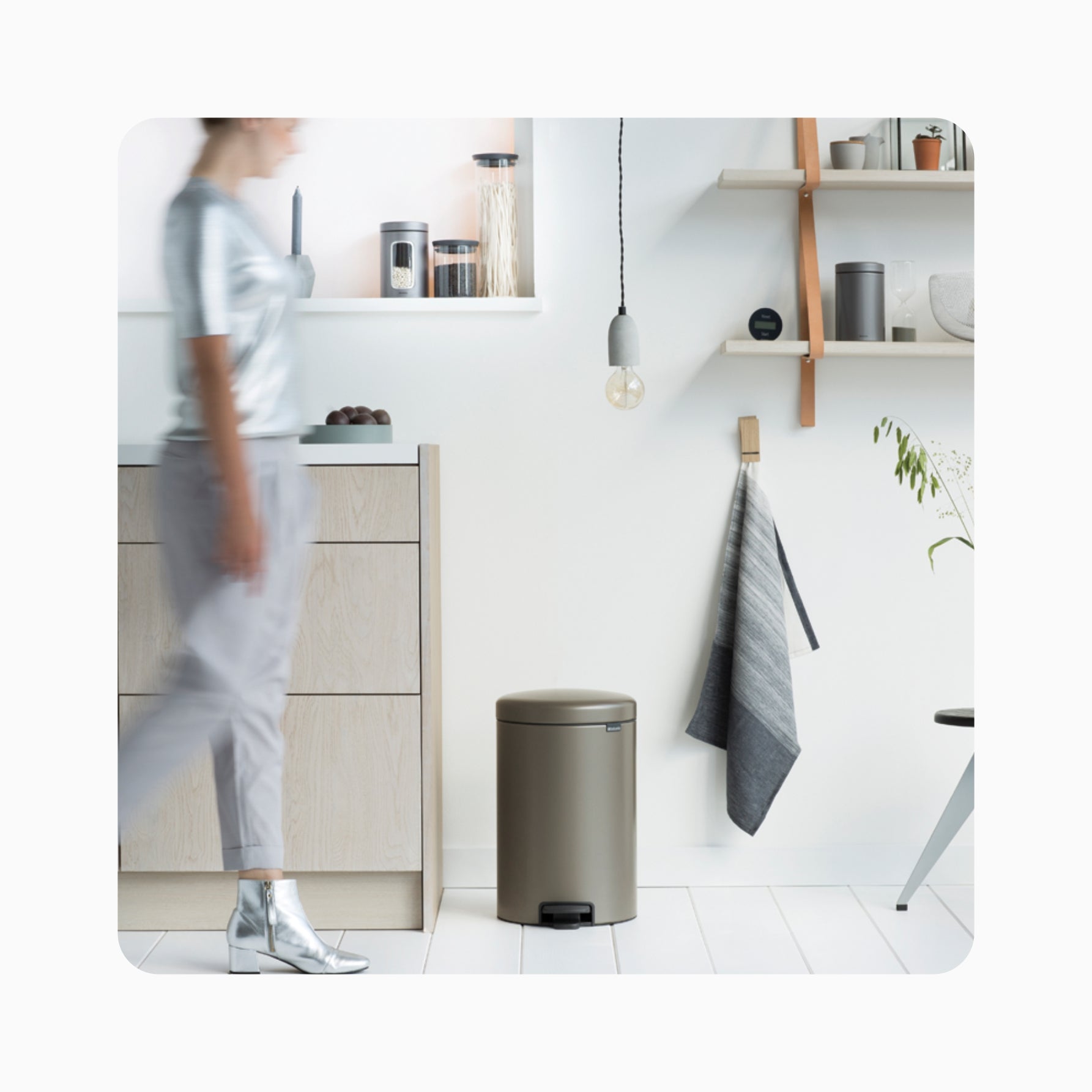 NewIcon Pedal Bin 20L - Platinum