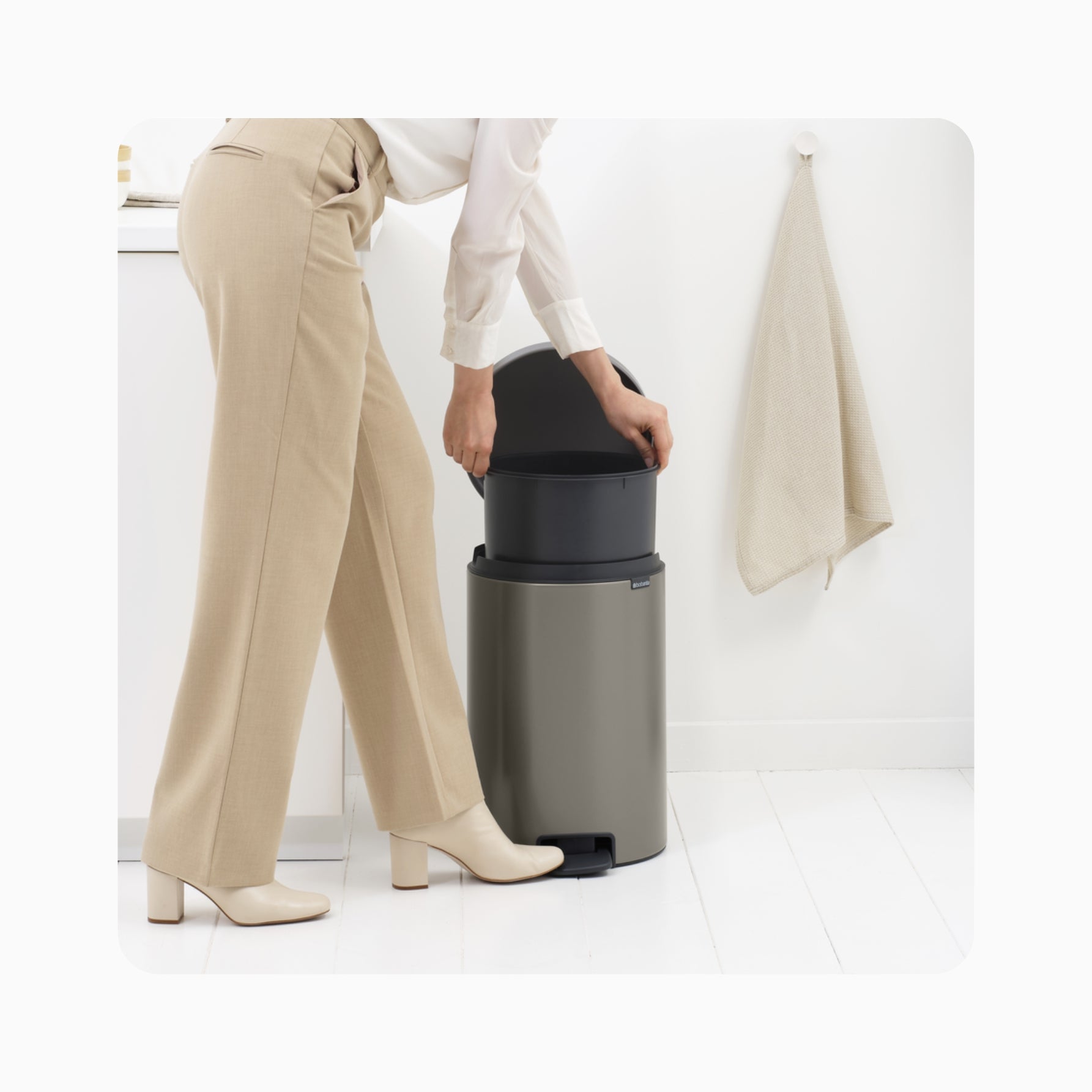 NewIcon Pedal Bin 20L - Platinum