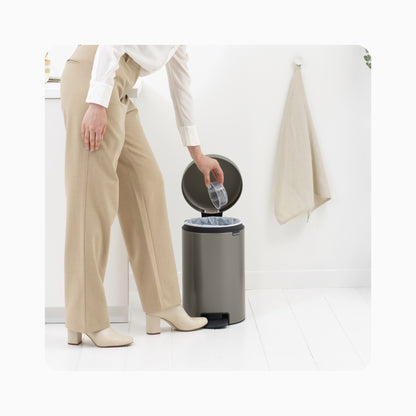 NewIcon Pedal Bin 12L - Platinum