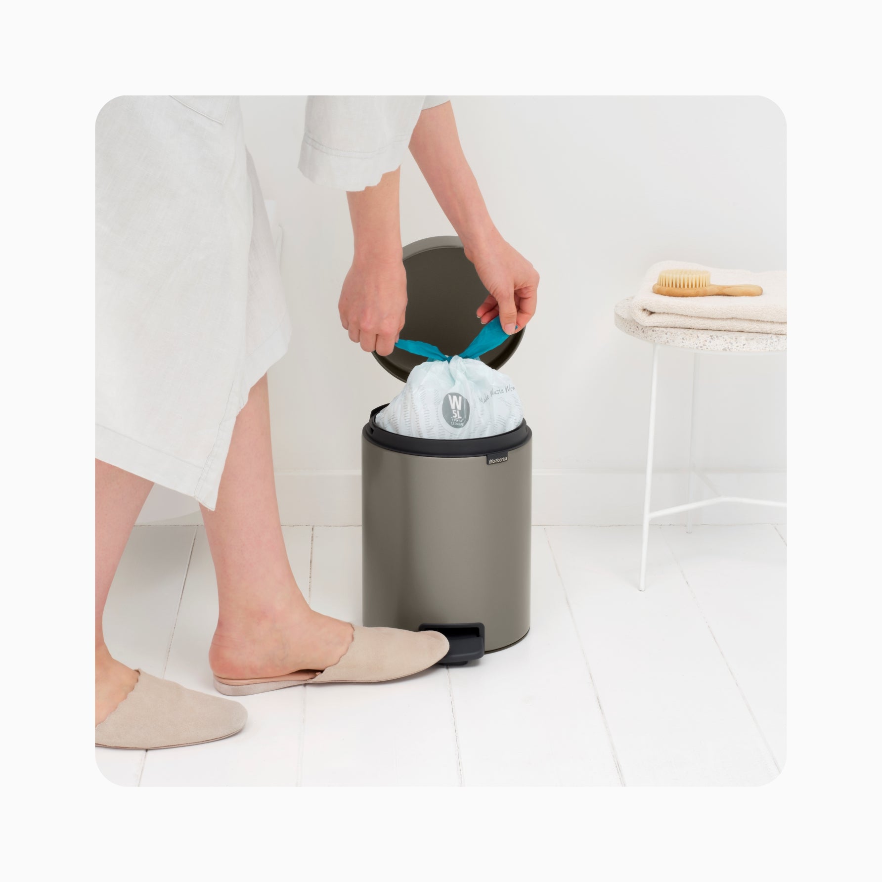 NewIcon Pedal Bin 5L - Platinum