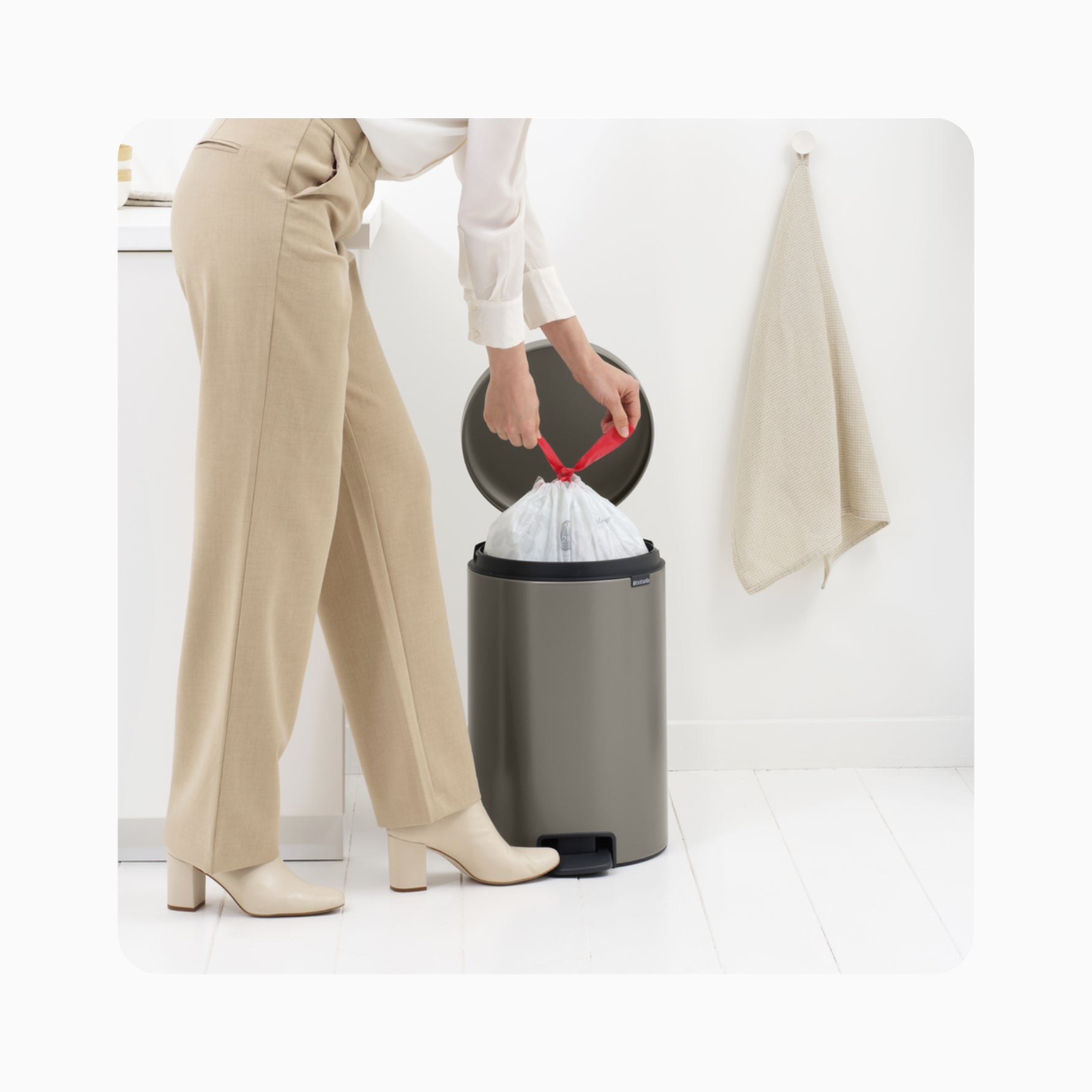 NewIcon Pedal Bin 20L - Platinum
