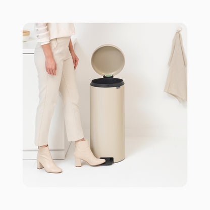 NewIcon Pedal Bin 30L - Soft Beige