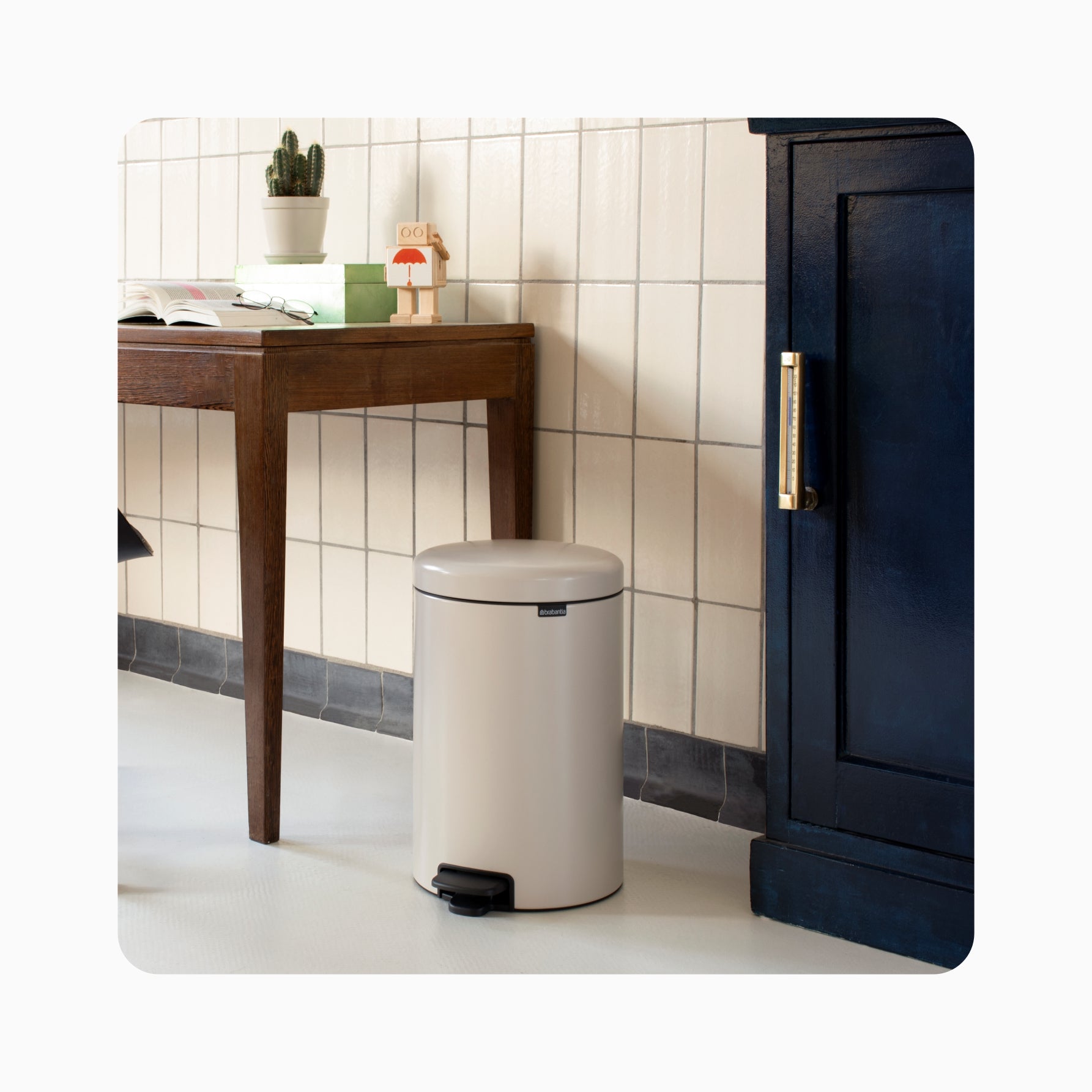 NewIcon Pedal Bin 20L - Soft Beige