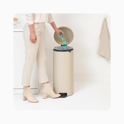 NewIcon Pedal Bin 30L - Soft Beige