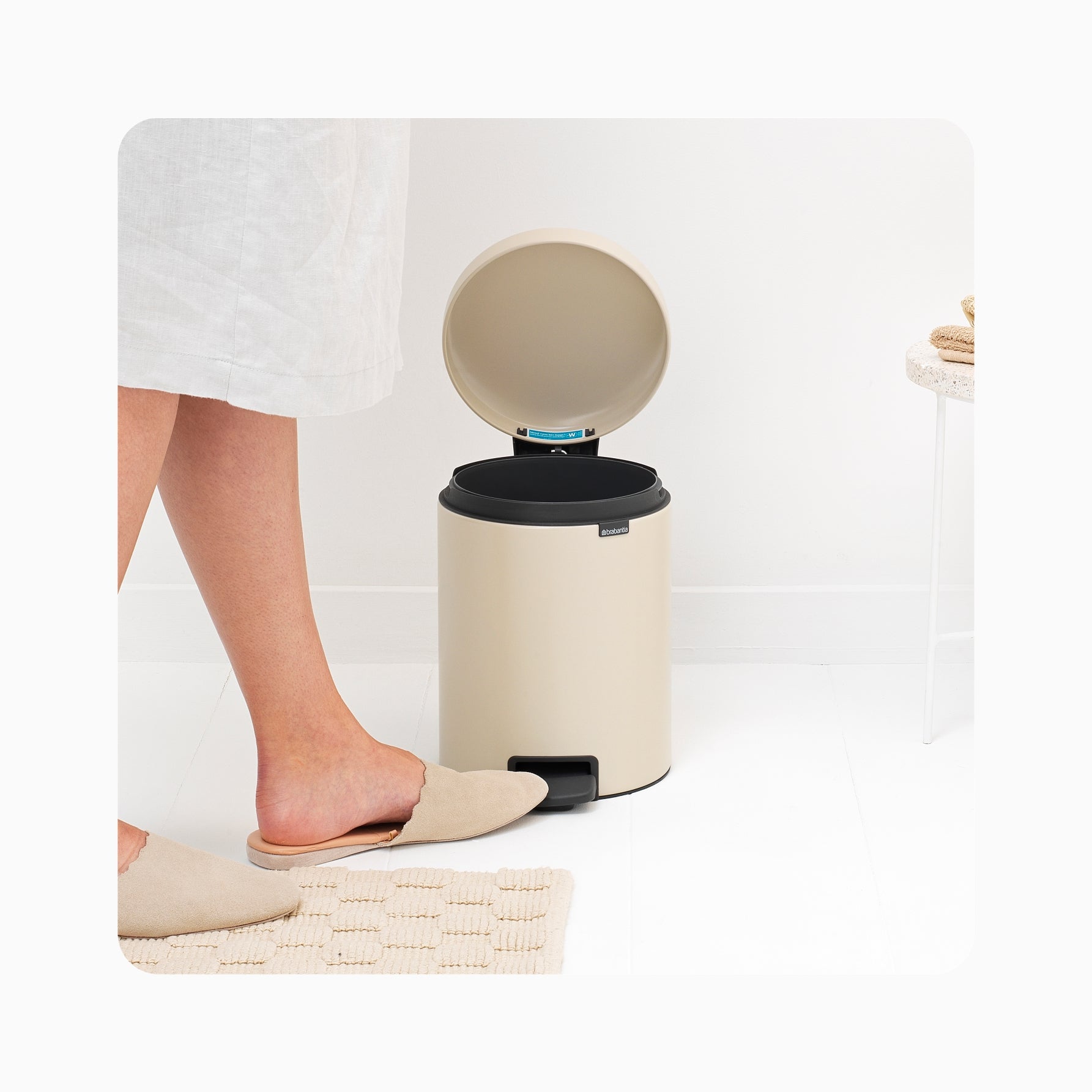 NewIcon Pedal Bin 5L - Soft Beige