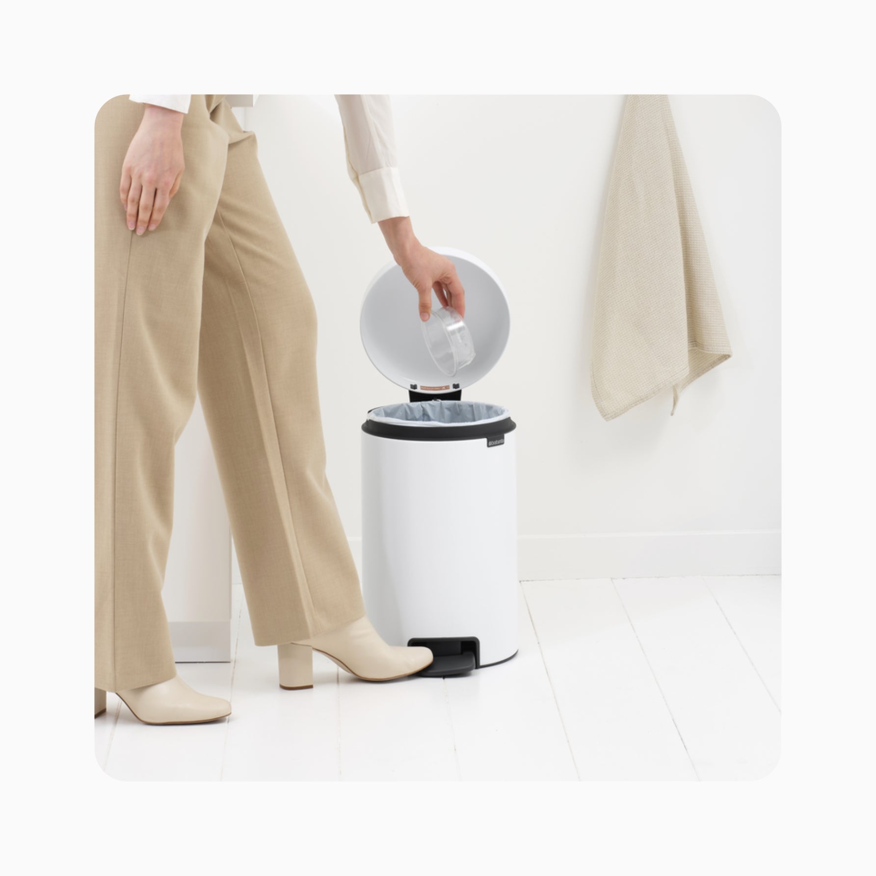 NewIcon Pedal Bin 12L - White