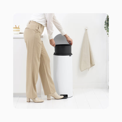 NewIcon Pedal Bin 30L - White