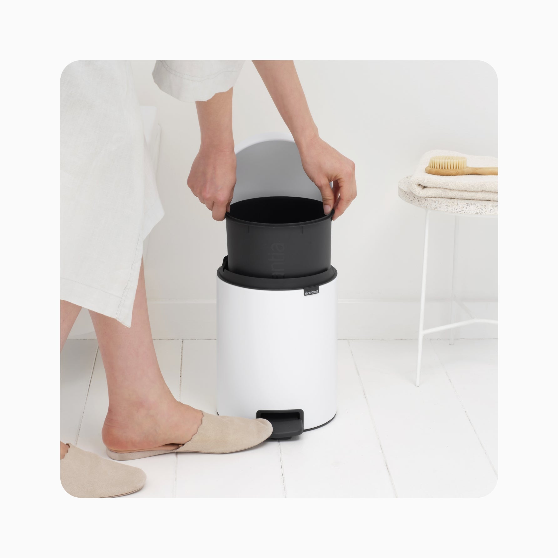 NewIcon Pedal Bin 5L - White